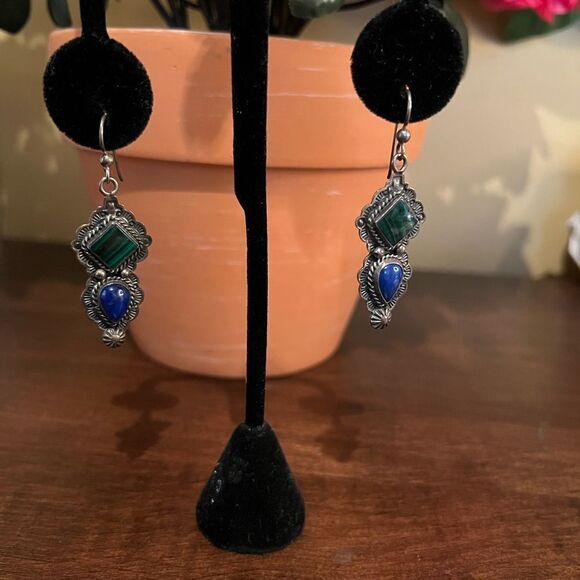 VINTAGE 925 STERLING SILVER MALACHITE AND LAPIS EARRINGS - Picture 1 of 4